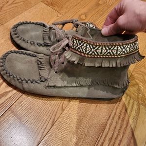 Authentic Native Canadian Women's Moccasins